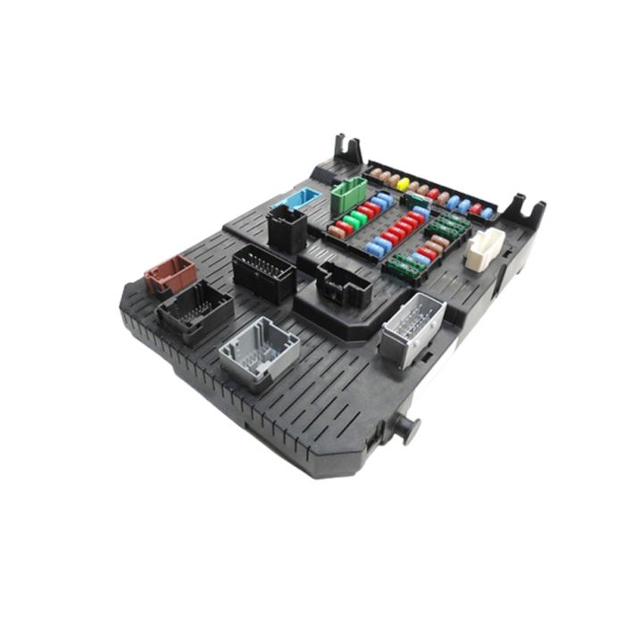 Fuse Box VOE14683175 For Volvo main product photo